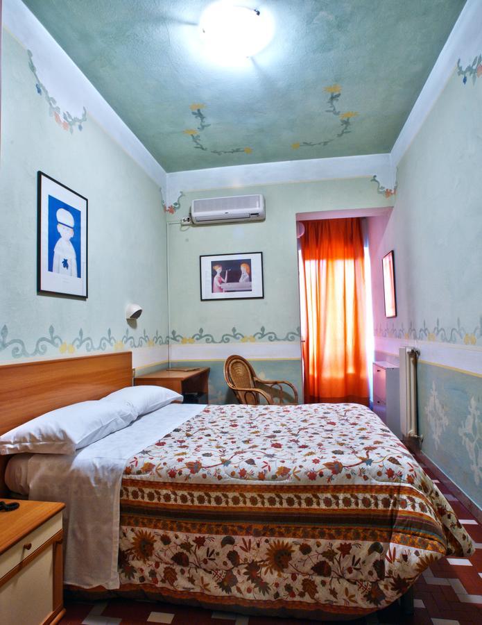 Hotel Luciana Marina di Massa Zewnętrze zdjęcie